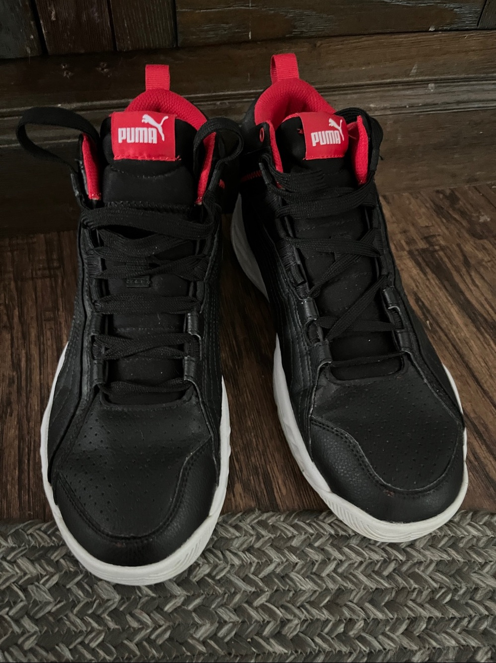 Puma Black and Red Mens Sneakers Tennis Shoes 10.5
